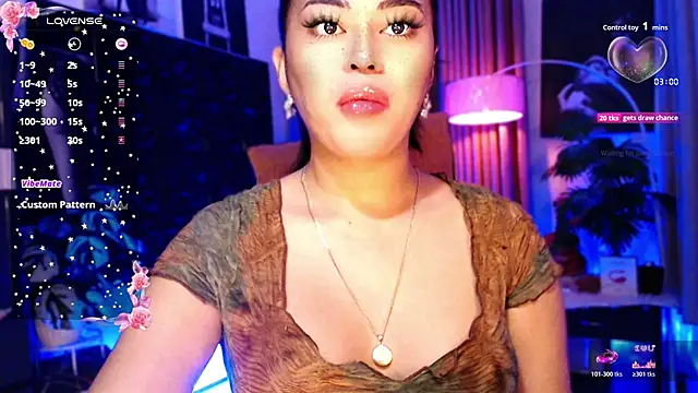 Snapshot of Thalia_Cambridge chatting on 11-14-25, 11:35 Thalia Cambridge online show from 11-14-25, 11:35