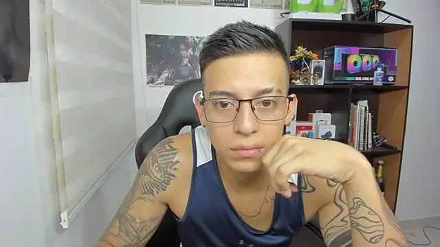 SIXXTOLOVE18 online show from 03-06-25, 09:53