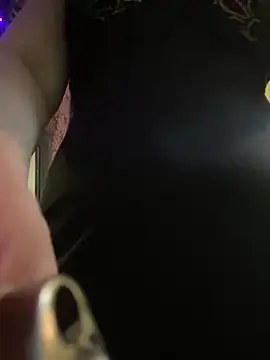 Snapshot of Mistimoon chatting on 03-15-25, 06:03 Mistimoon online show from 03-15-25, 06:03