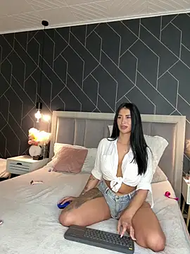 EmyLaveau online show from 03-15-25, 05:52