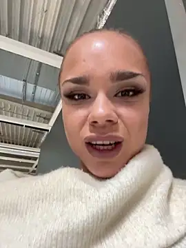 Snapshot of PennyPrincess chatting on 12-17-24, 02:11 PennyPrincess online show from 12-17-24, 02:11