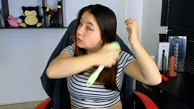 Snapshot of ann_bronw chatting on 01-15-25, 01:20 ann bronw online show from 01-15-25, 01:20