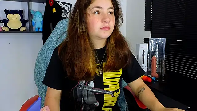 Snapshot of ann_bronw chatting on 02-17-25, 02:04 ann bronw online show from 02-17-25, 02:04