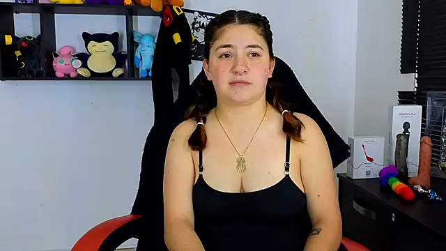 Snapshot of ann_bronw chatting on 02-25-25, 04:42 ann bronw online show from 02-25-25, 04:42