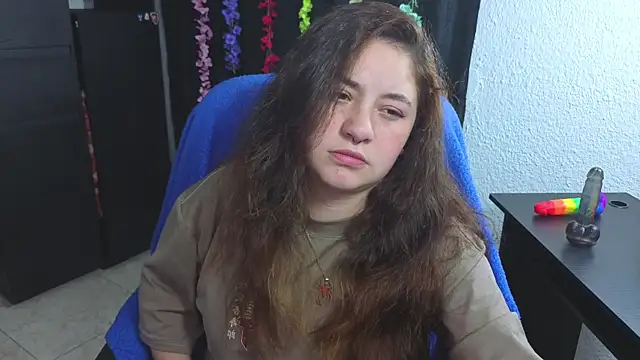 Snapshot of ann_bronw chatting on 09-19-25, 12:12 ann bronw online show from 09-19-25, 12:12