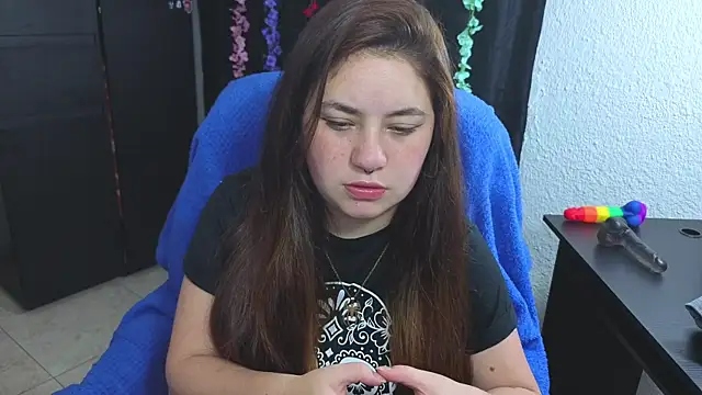 Snapshot of ann_bronw chatting on 09-20-25, 01:23 ann bronw online show from 09-20-25, 01:23