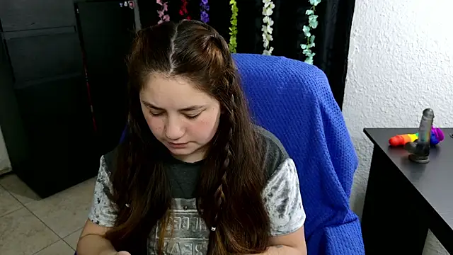 Snapshot of ann_bronw chatting on 09-26-25, 12:36 ann bronw online show from 09-26-25, 12:36