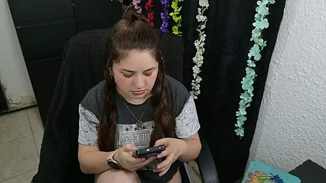 Snapshot of ann_bronw chatting on 11-14-25, 12:09 ann bronw online show from 11-14-25, 12:09