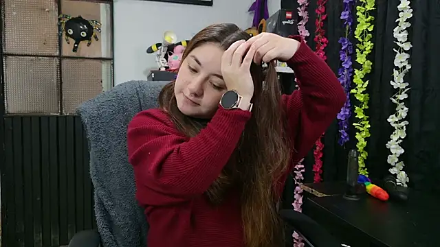 Snapshot of ann_bronw chatting on 11-15-25, 04:36 ann bronw online show from 11-15-25, 04:36