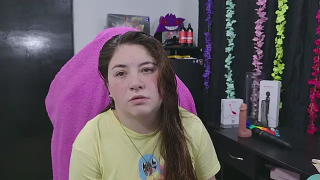 Snapshot of ann_bronw chatting on 12-16-25, 11:59 ann bronw online show from 12-16-25, 11:59