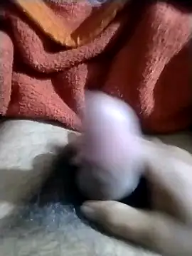 Snapshot of Rajxxxdx4u chatting on 01-18-26, 04:05 Rajxxxdx4u online show from 01-18-26, 04:05