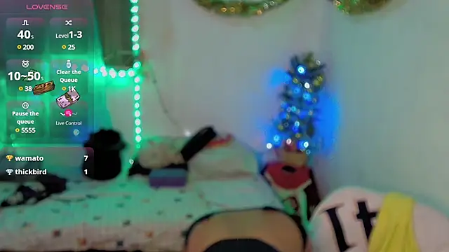 Snapshot of kiarybell__ chatting on 12-15-24, 05:34 kiarybell online show from 12-15-24, 05:34