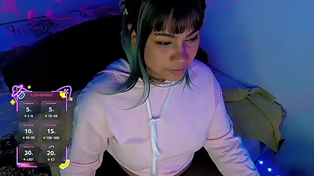 Snapshot of kiarybell__ chatting on 10-20-25, 05:19 kiarybell online show from 10-20-25, 05:19