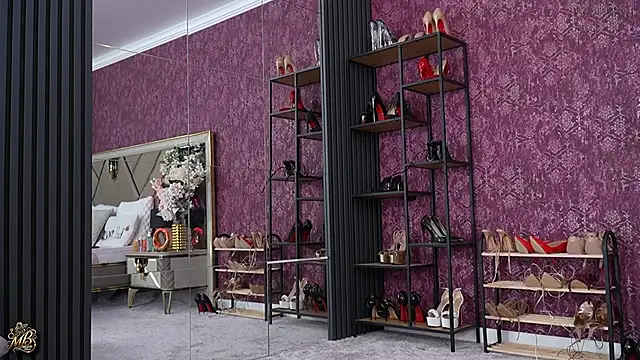 Snapshot of MishaBrizo chatting on 11-12-25, 07:42 MishaBrizo online show from 11-12-25, 07:42