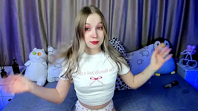 Snapshot of LilyStarlight chatting on 12-12-24, 03:21 LilyStarlight online show from 12-12-24, 03:21