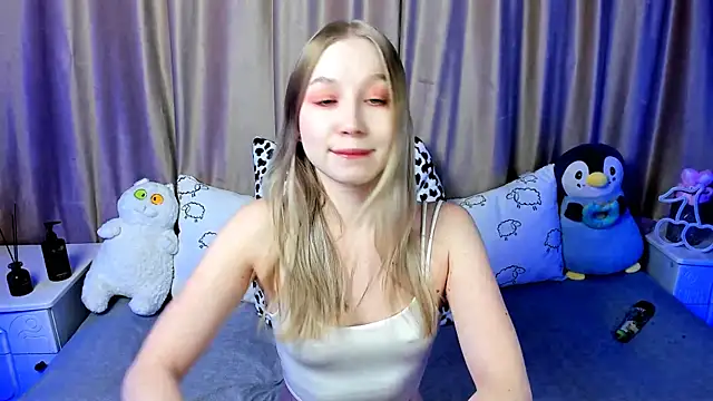 Snapshot of LilyStarlight chatting on 12-14-24, 05:40 LilyStarlight online show from 12-14-24, 05:40