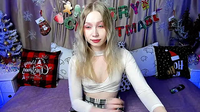 Snapshot of LilyStarlight chatting on 12-22-24, 03:55 LilyStarlight online show from 12-22-24, 03:55