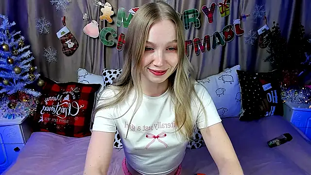 Snapshot of LilyStarlight chatting on 01-01-25, 07:41 LilyStarlight online show from 01-01-25, 07:41
