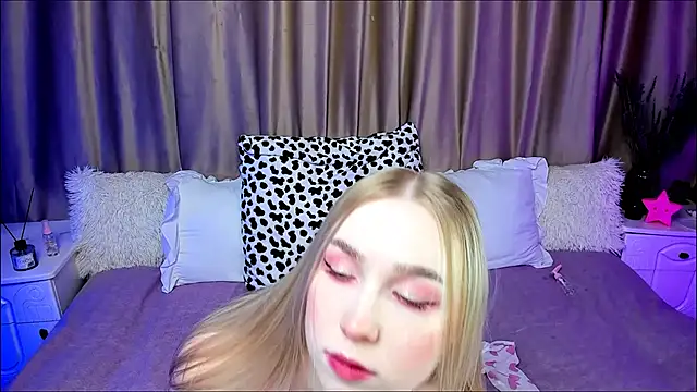 Snapshot of LilyStarlight chatting on 09-14-25, 03:49 LilyStarlight online show from 09-14-25, 03:49