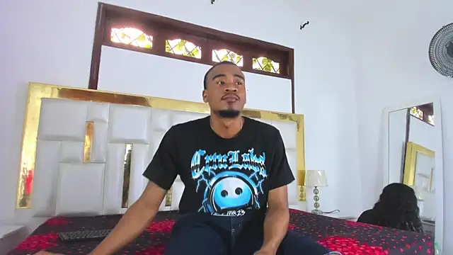 Kylieandjhonny online show from 02-14-25, 06:19