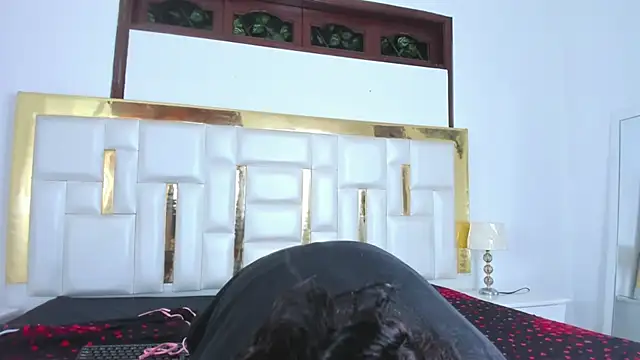 Kylieandjhonny online show from 02-15-25, 06:23