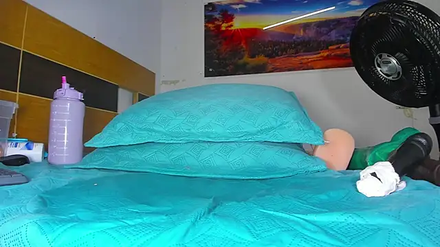 Snapshot of _ebony-queen_ chatting on 03-05-25, 06:12 ebony-queen online show from 03-05-25, 06:12