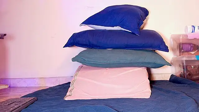 Snapshot of _ebony-queen_ chatting on 10-26-25, 12:11 ebony-queen online show from 10-26-25, 12:11