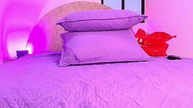 Snapshot of _ebony-queen_ chatting on 11-19-25, 11:54 ebony-queen online show from 11-19-25, 11:54