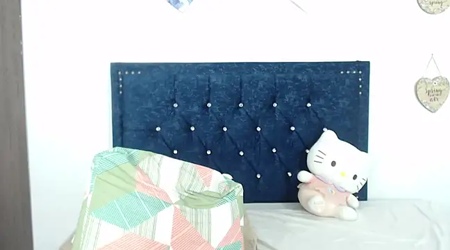 Snapshot of QueenSquirt_ chatting on 02-20-25, 07:41 QueenSquirt online show from 02-20-25, 07:41