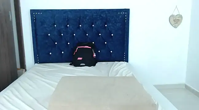 Snapshot of QueenSquirt_ chatting on 02-24-25, 08:14 QueenSquirt online show from 02-24-25, 08:14