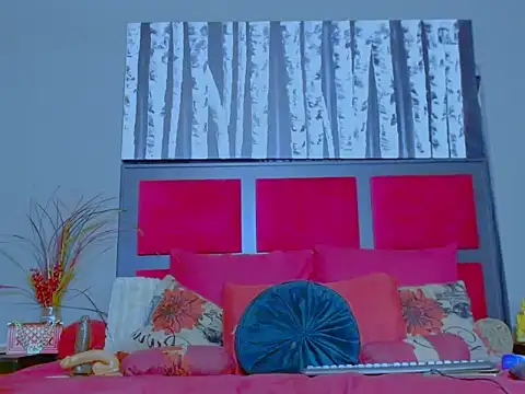 MissParis26 online show from 11-28-25, 08:17