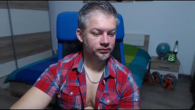 RobbyShawz online show from 10-10-25, 04:22