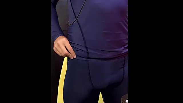 Snapshot of asiahot_liam chatting on 01-29-25, 11:41 asiahot liam online show from 01-29-25, 11:41