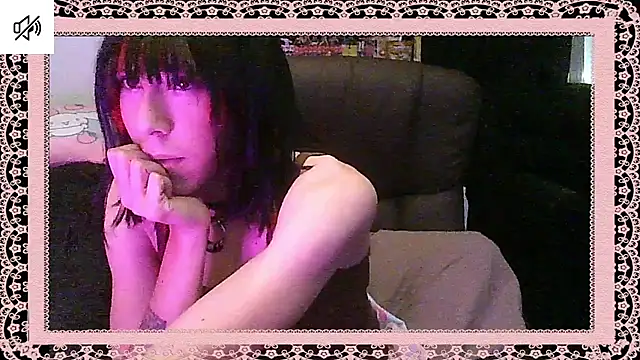 crystalxh online show from 10-16-25, 07:04