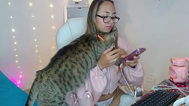 Gabi morales online show from 11-12-25, 06:36