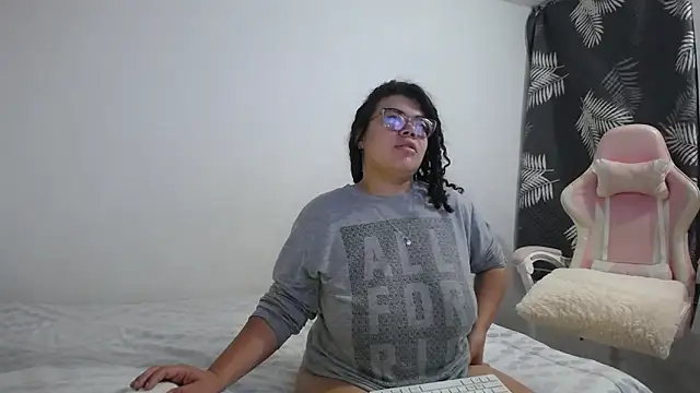 Snapshot of mabigomez00 chatting on 10-09-25, 09:40 mabigomez00 online show from 10-09-25, 09:40