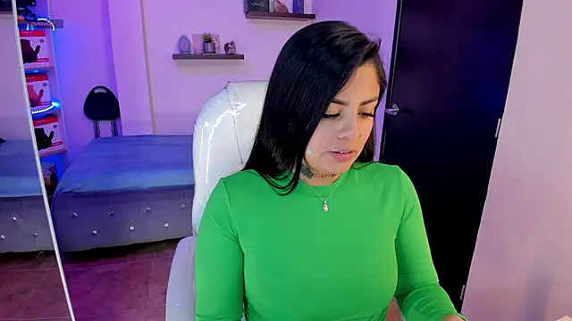 Catalinaa martinez online show from 12-29-24, 08:58