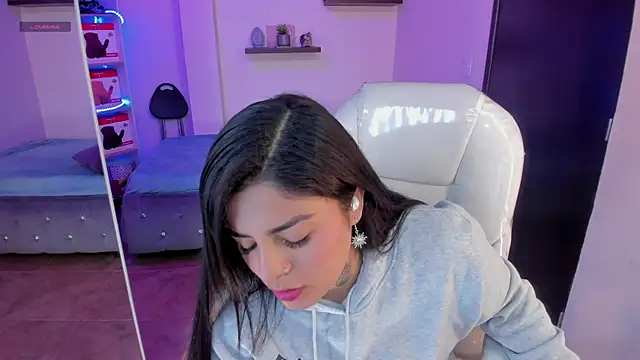 Catalinaa martinez online show from 12-30-24, 06:16