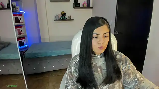 Catalinaa martinez online show from 03-22-25, 07:53