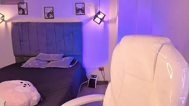 Catalinaa martinez online show from 10-30-25, 03:30