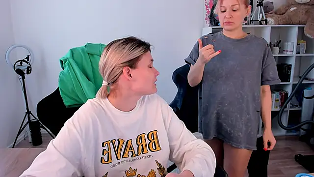 hotblonds online show from 02-19-26, 11:50