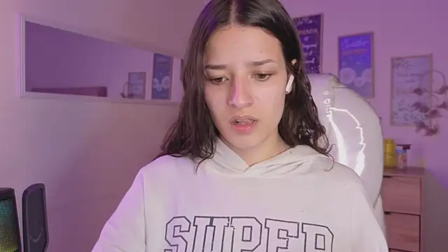 Amaia Daniells online show from 10-17-25, 03:53