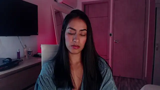 Snapshot of Brown_skin11 chatting on 10-17-25, 10:23 Brown skin11 online show from 10-17-25, 10:23