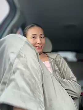 YOUR-KARINA online show from 03-05-25, 07:16