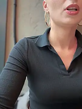 YOUR-KARINA online show from 10-29-25, 09:55