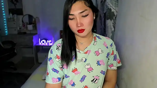 Miss Deliciousness online show from 01-18-25, 06:32