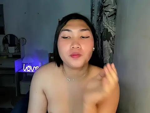 Miss Deliciousness online show from 02-25-25, 04:00