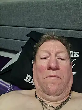 tomtom111111 online show from 11-08-25, 11:43