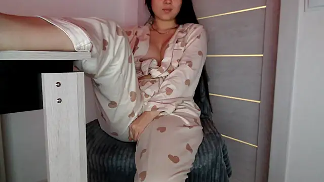 Lili asian online show from 12-07-24, 11:01