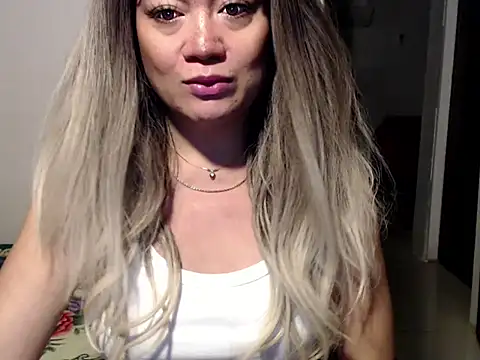 Snapshot of cum2mama chatting on 09-08-25, 09:14 cum2mama online show from 09-08-25, 09:14